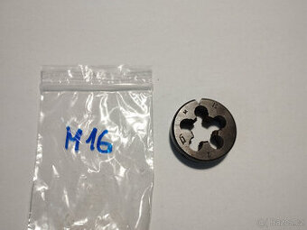 Závitové očko M16