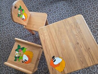 Dřevěná souprava nábytku pro děti