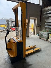 Elektrický vysokozdvižný paletový vozík Jungheinrich EJC10