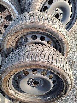 Škoda superb 2 plechové disky se zimními pneu