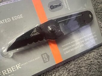 nůž Gerber (Fiskars) nový PC 890 Kč