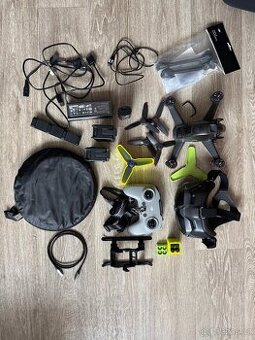 DJI FPV + hromada příslušenství