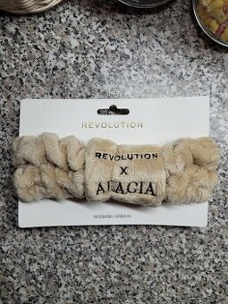 Nová kosmetická čelenka Alagia zn. Revolution