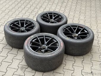 BMW GT4 Motorsport 18” Hankook