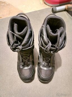 PRODÁM VÁZÁNÍ + BOTY GRAVITY (VELIKOST 47 EU)