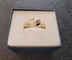 Dámský zlatý 14k prstýnek s briliantem - 1