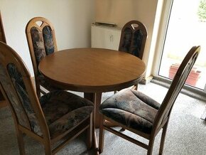Stůl kulatý rozkládací a 4 židle - pravé dřevo