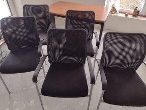 Konferenční židle.Šedý rám, černá síťovina