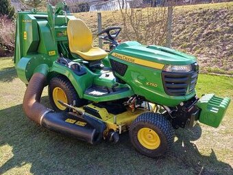 Zahradní traktor John Deere X750 + koš s horním výsypem