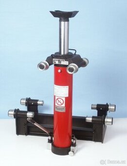 Ruční hydraulický jámový zvedák nosnost 12 t - 1