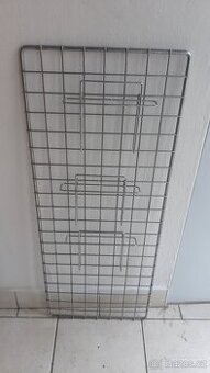 Nástěnný drátěný organizér s držáky