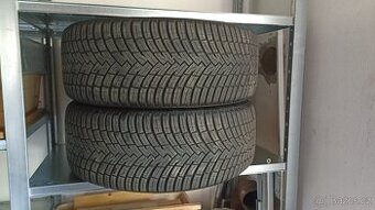 Celoroční pneu Pirelli 235 50r 18