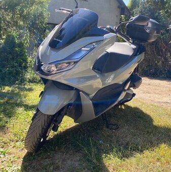 Skútr Honda PCX 125 rv. 2023