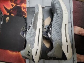 Under Armour HOVR vel .EU 45 UK 10 US 11 cm 29 stav 8/10 ,