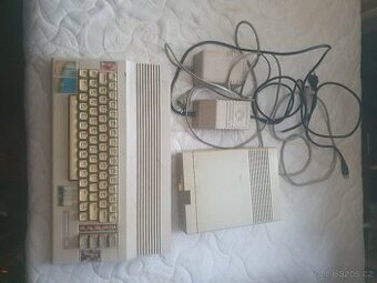 Commodore 64 1541-II + Disketova jednotka + Joystick