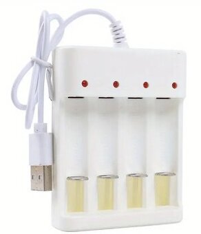 Nabíječka baterií přes USB se 4 Sloty pro AA / AAA
