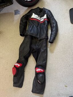 Kombinéza na moto
