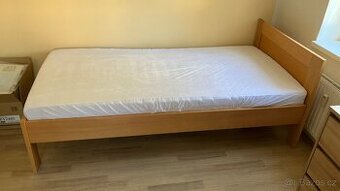 Buková postel, rošt a matrace