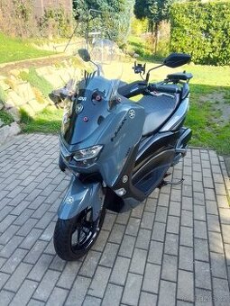 Yamaha Nmax V2 125 (5400km)+doplňky