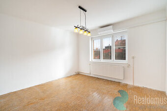 Prodej, byt 3+1, 73 m2, sklep, Č. Budějovice - 1