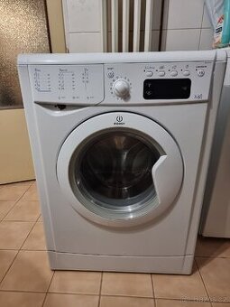 Pračka se sušičkou Indesit IWDE7125 na 7kg