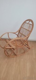 Ratanové houpací křeslo