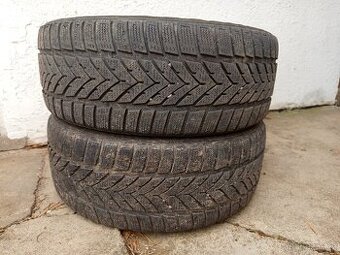 Prodám dvě zimní pneu vredestein snowtrac 2 195/50R15 82H