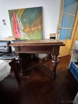 Jídelní stůl rozkládací