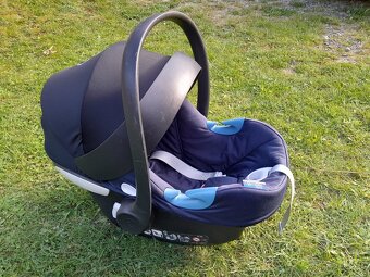 Cybex Aton se základnou