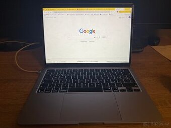 MacBook Air 13.6" (2025) – M4 / 16GB / 256GB – jako nový, f