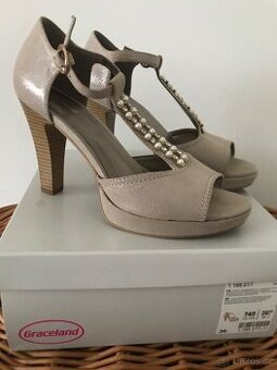 Letní páskové střevíčky 38