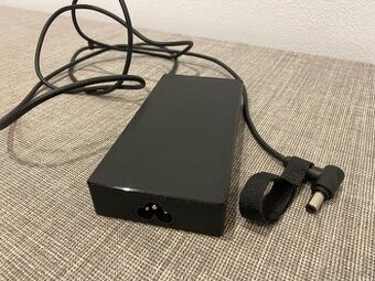 Adaptér Asus TUF 150W
