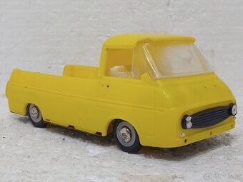 Škoda 1203 KDN Retro hračka auto na ND