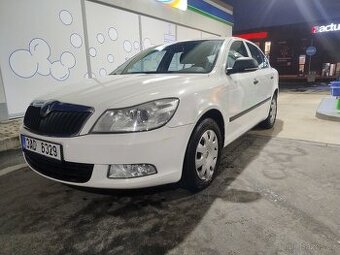 Škoda Octavia 1,6 TDi poškozený LZ bok