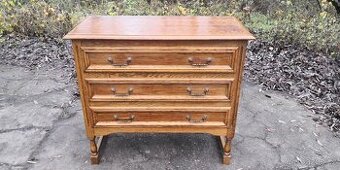 Rustikální komoda na nožkách