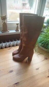 Prodám krásně hnědé kozačky v barvě Cognac