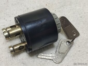 WARTBURG TRABANT BARKAS NOVÉ DÍLY VIZ FOTKY