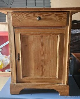 Starožitný noční stolek borovice