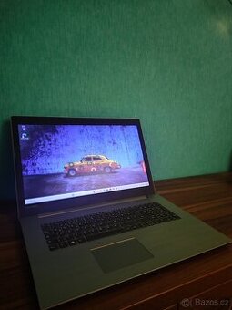 Lenovo 330-17IKB | i5 • 8GB • 256GB