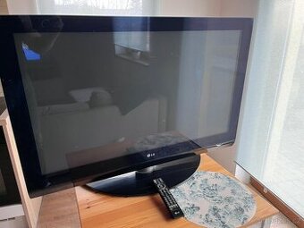 starší plazmová televize LG