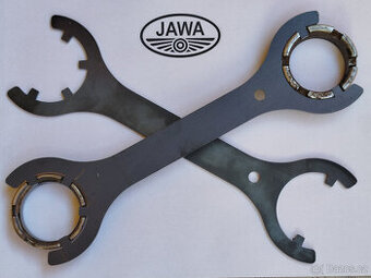 klič na matici výfuku Jawa panelka