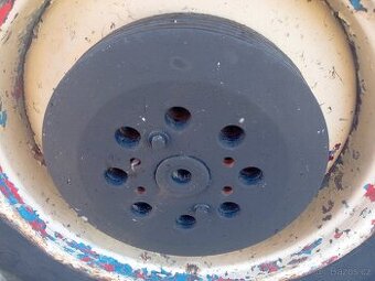 Zavaži do kol Zetor crystal