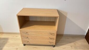 Komoda / skříňka se 3 šuplíky – velmi zachovalá