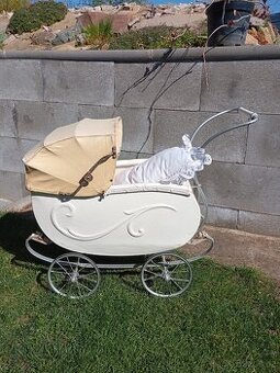 Retro kočárek pro panenky