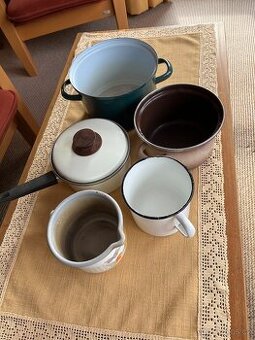 smaltované nádobí do kuchyně