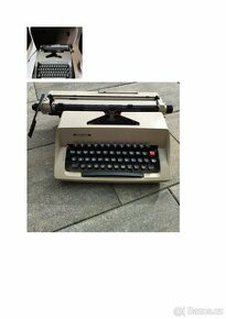 kufříkový psací stroj Consul