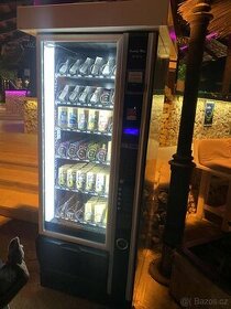 Necta snakky max - prodejní automat