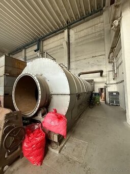 Pyrolízní výroba oleje z plastového odpadu
