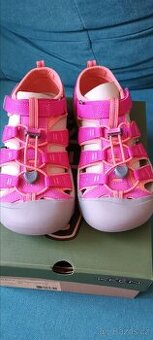 Nové keen sandále newport vel.37