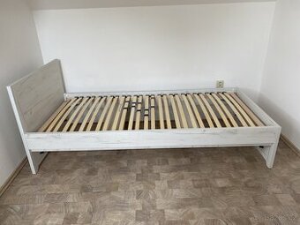 Postel se šuplíkem a roštem